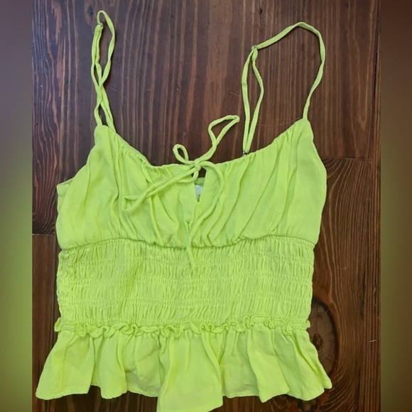 ASTR THE LABEL REVOLVE Fiona Smocked Top in Lime Green/Bright Yellow - Picture 3 of 8
